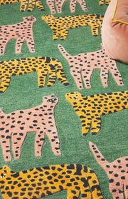 Green Hand Tufted Catwalk Area Rug for Living Room and Bedroom