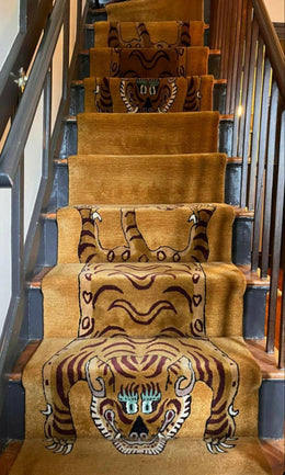 Climbing Leopard Runner Rug